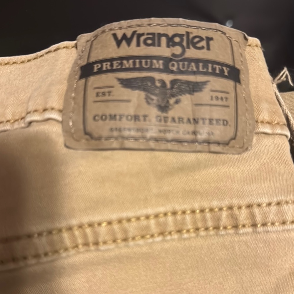 Wrangler Men's Tan Jeans - Picture 3 of 7